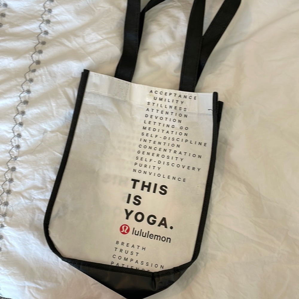 Lululemon bag